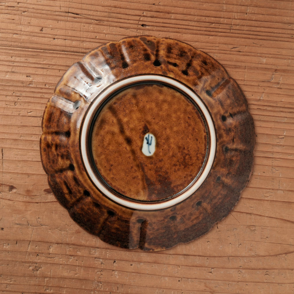 [ 柳川 謙治 ] 染付 輪花飴釉波千鳥 六寸五分皿