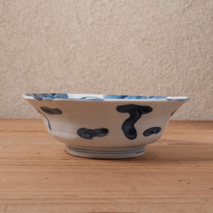 [ 柳川 謙治 ] 染付 蝙蝠（こうもり）文 6寸鉢