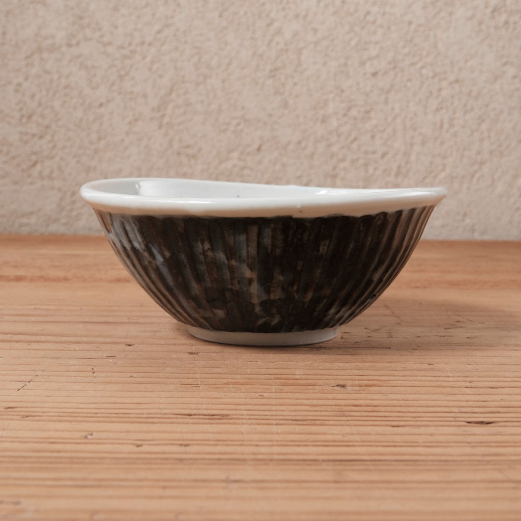 [ 柳川 謙治 ] 染付 瑠璃地鎬 楕円小鉢