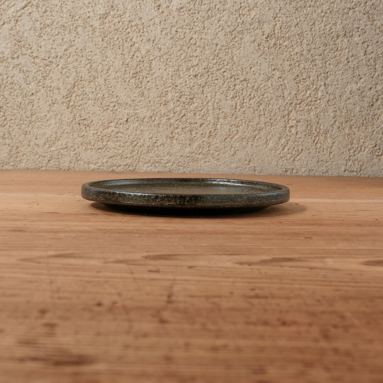 [ 出口 結莉 ] 陶胎漆器 プレート皿-黒