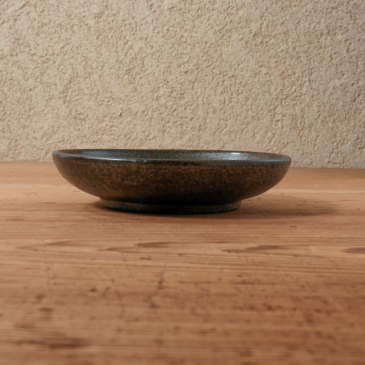 [ 出口 結莉 ] 陶胎漆器 五寸・中皿-黒