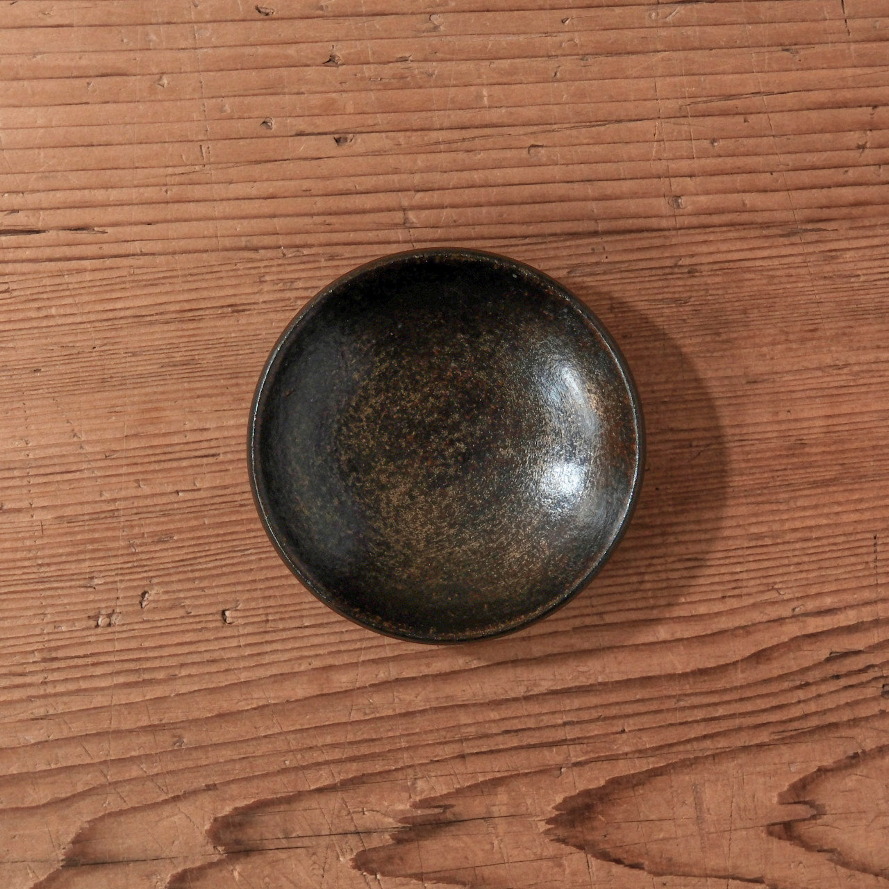 [ 出口 結莉 ] 陶胎漆器 丸小皿-黒