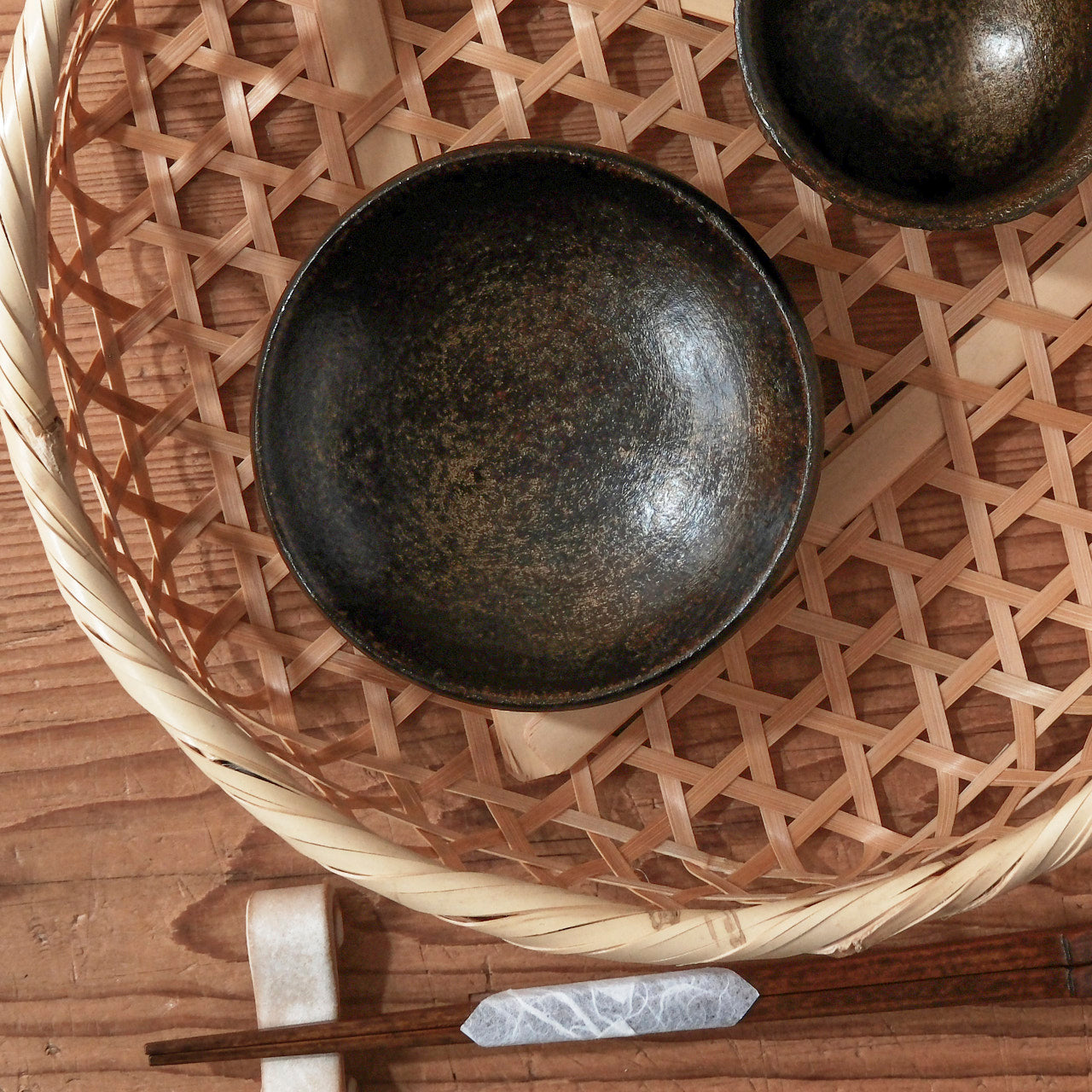 [ 出口 結莉 ] 陶胎漆器 丸小皿-黒