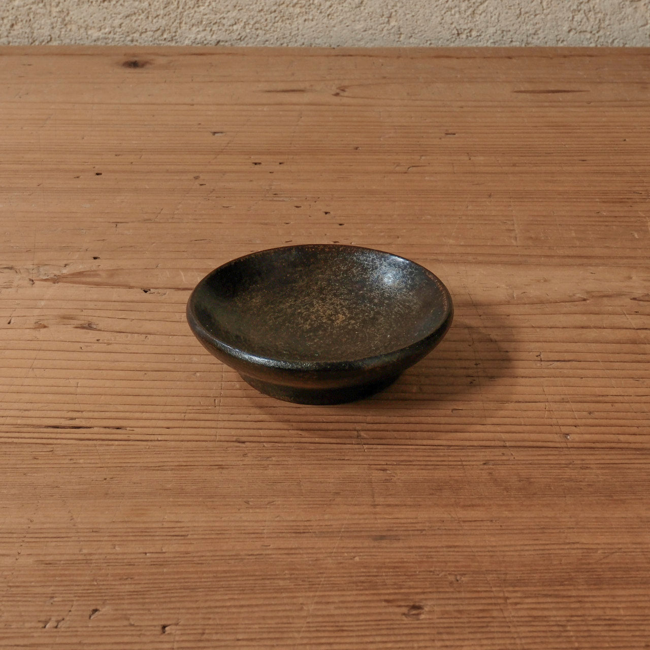 [ 出口 結莉 ] 陶胎漆器 丸小皿-黒