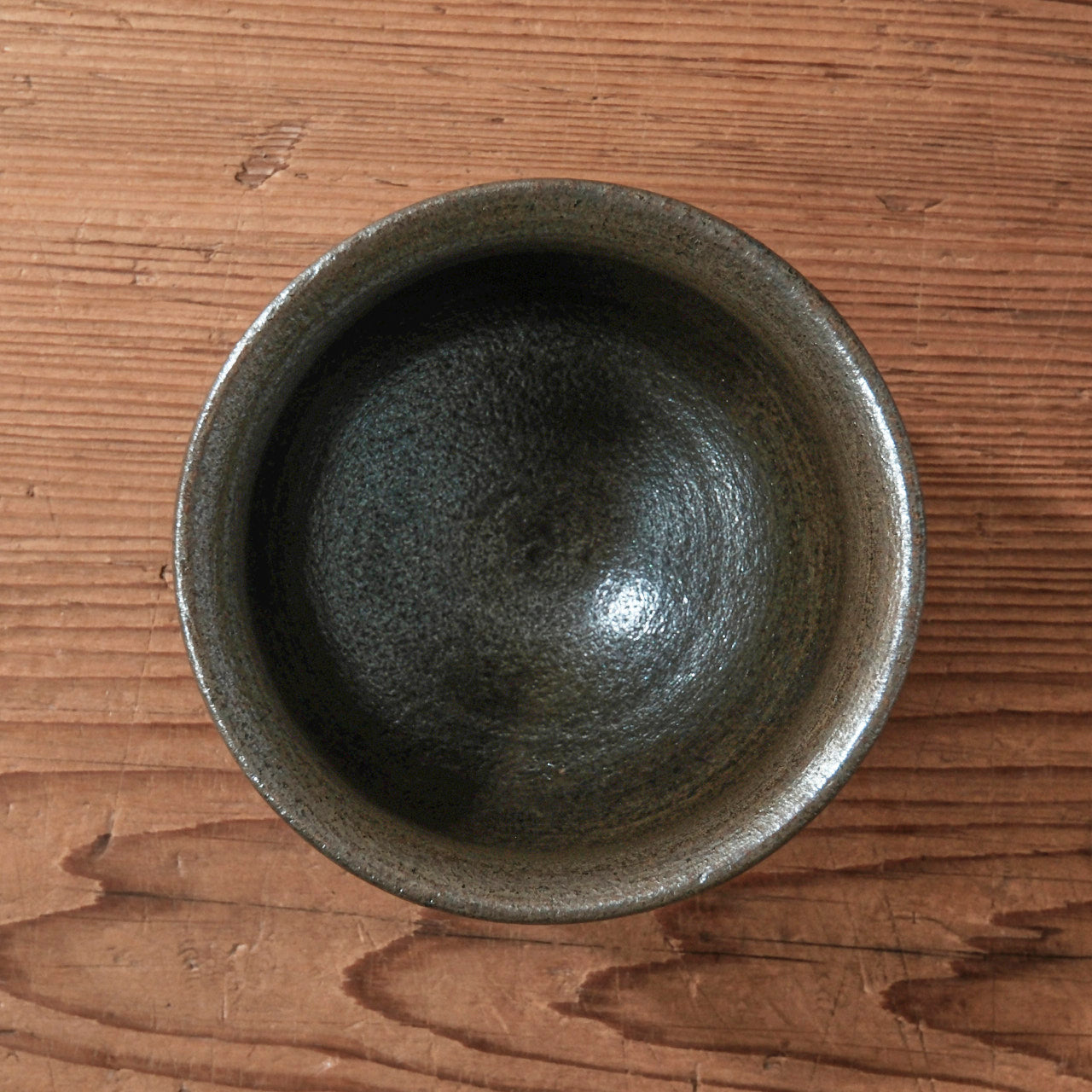 [ 出口 結莉 ] 陶胎漆器 湯呑(中)-いぶし銀