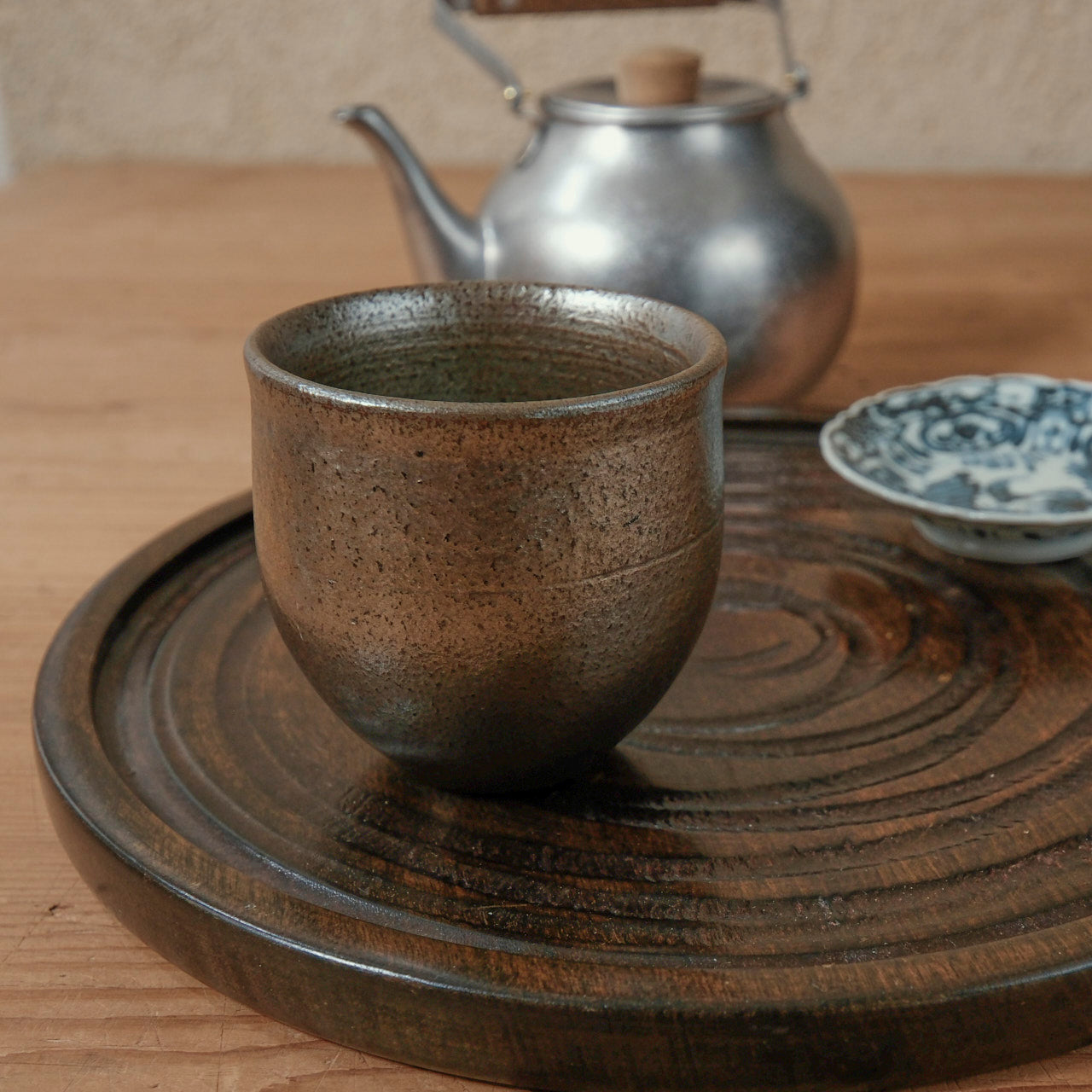 [ 出口 結莉 ] 陶胎漆器 湯呑(中)-いぶし銀04