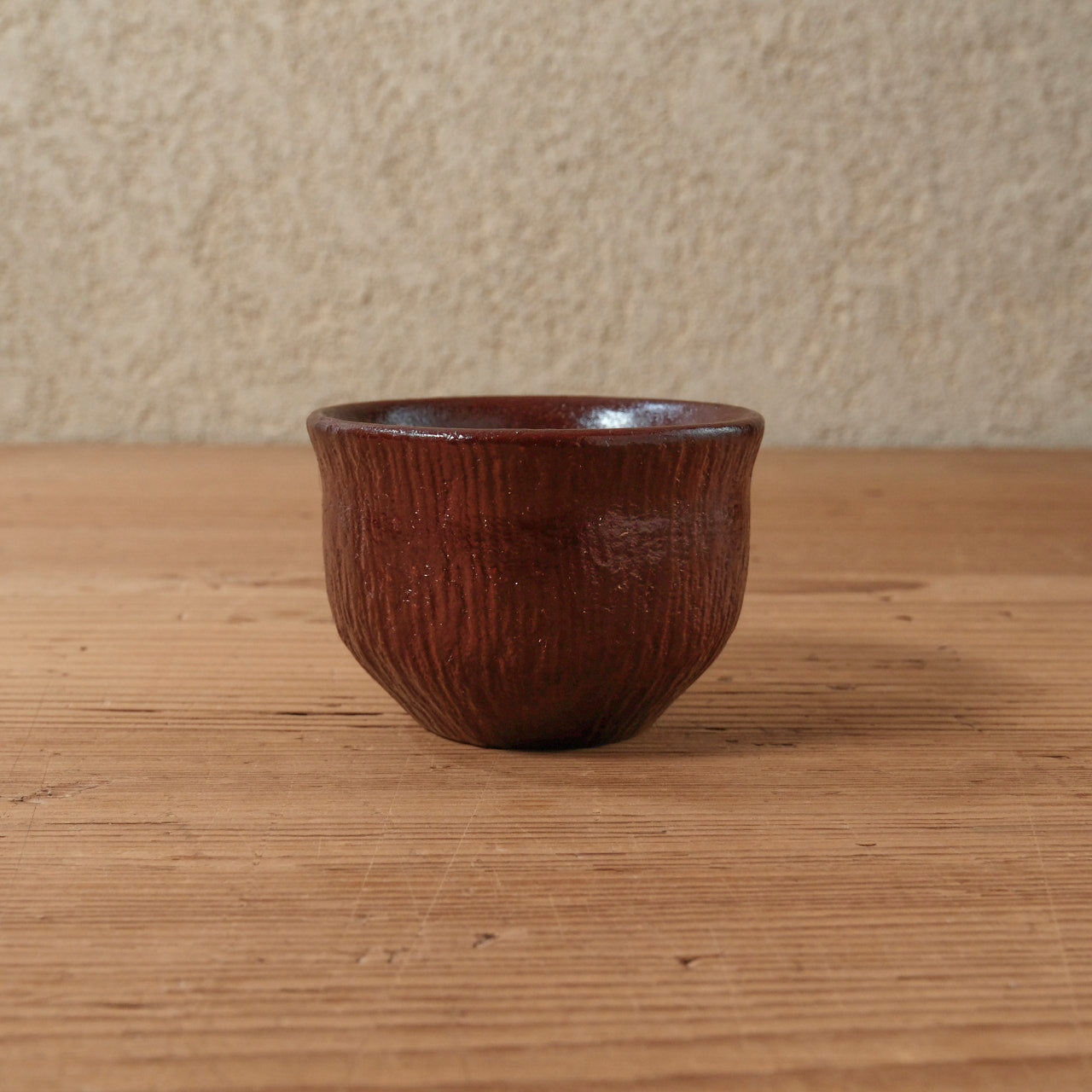 [ 出口 結莉 ] 陶胎漆器 ぐい呑み-朱