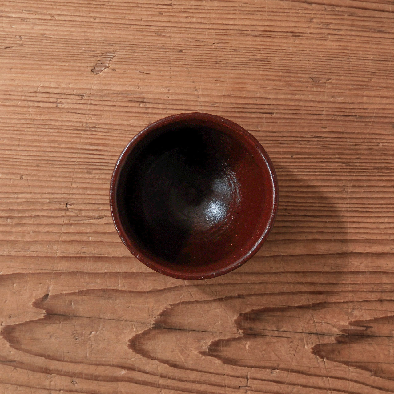 [ 出口 結莉 ] 陶胎漆器 ぐい呑み-朱02