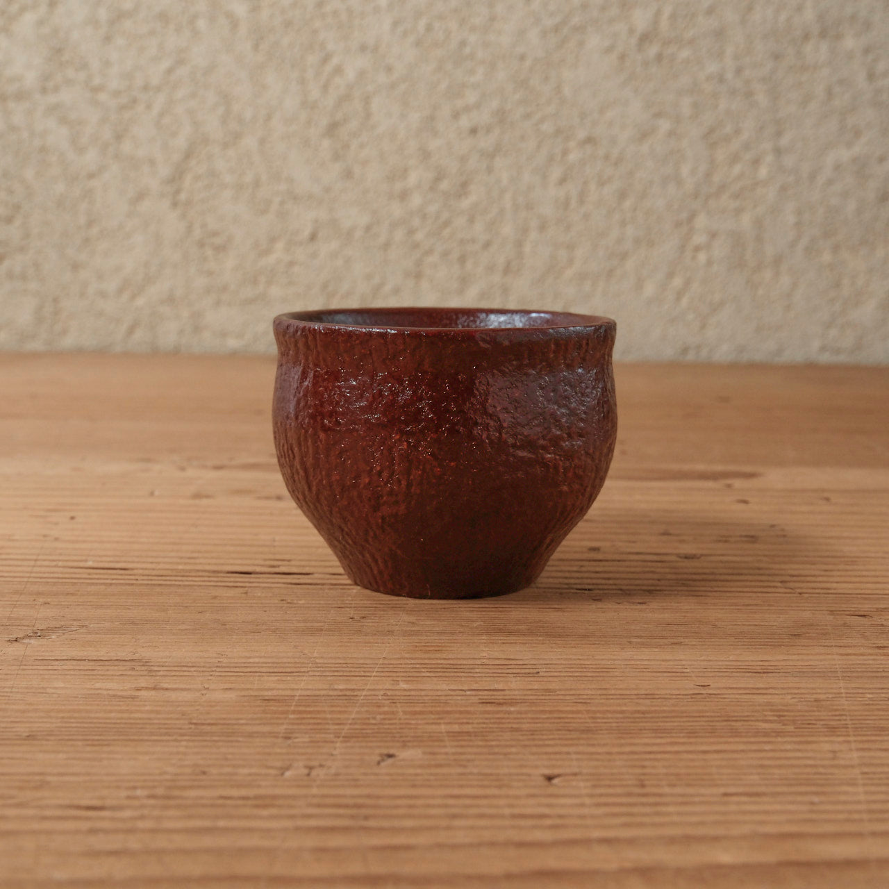 [ 出口 結莉 ] 陶胎漆器 ぐい呑み-朱02