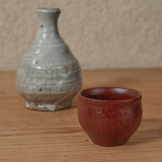 [ 出口 結莉 ] 陶胎漆器 ぐい呑み-朱02