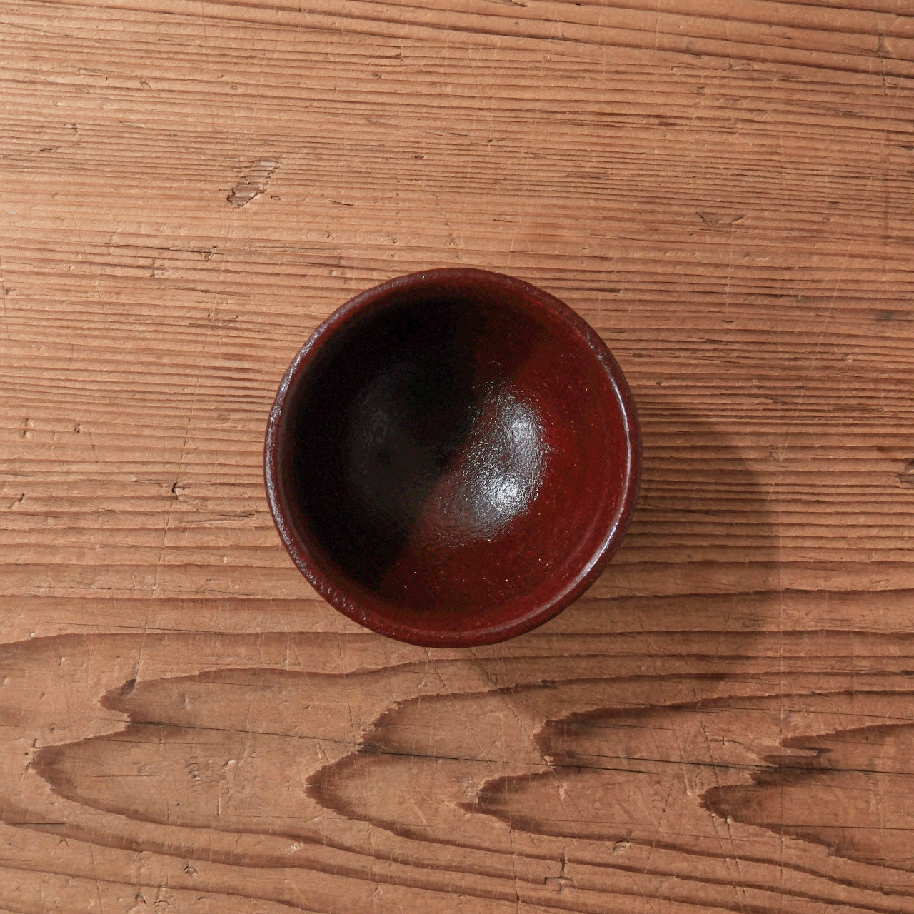 [ 出口 結莉 ] 陶胎漆器 ぐい呑み-朱04