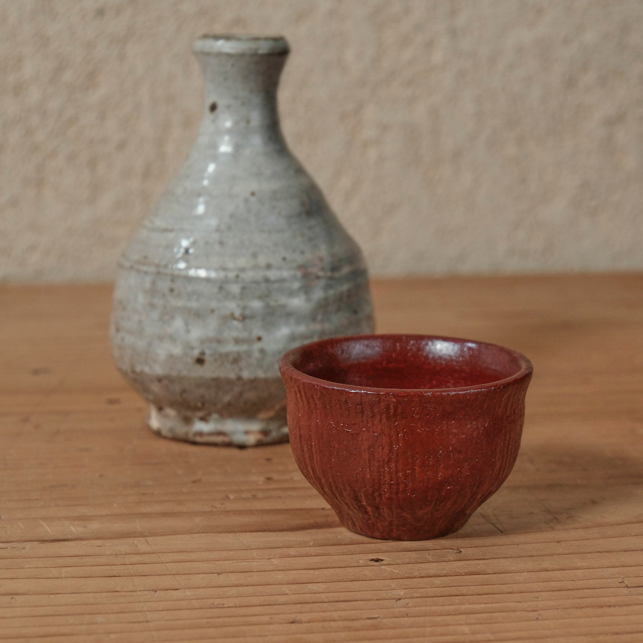 [ 出口 結莉 ] 陶胎漆器 ぐい呑み-朱04