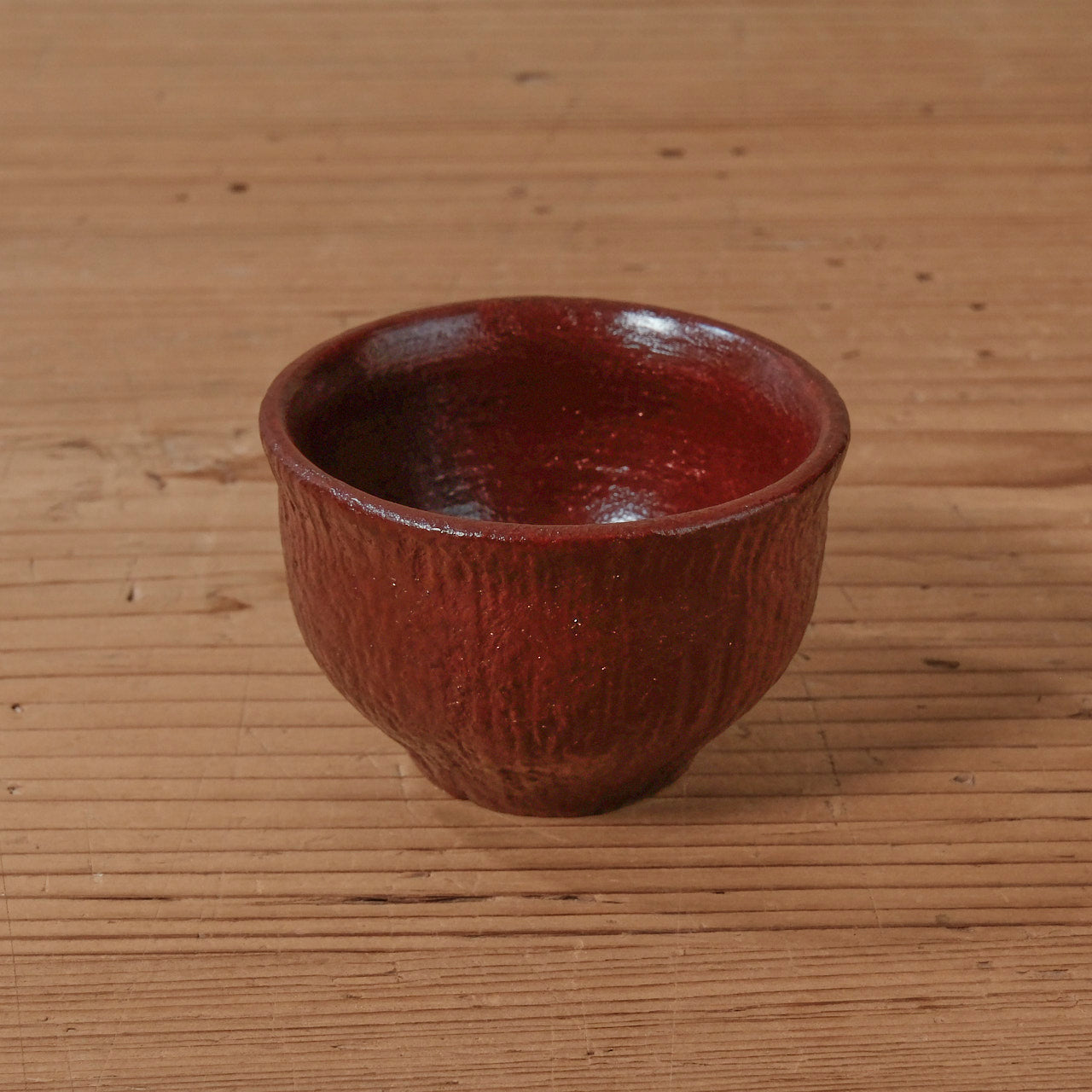 [ 出口 結莉 ] 陶胎漆器 ぐい呑み-朱04