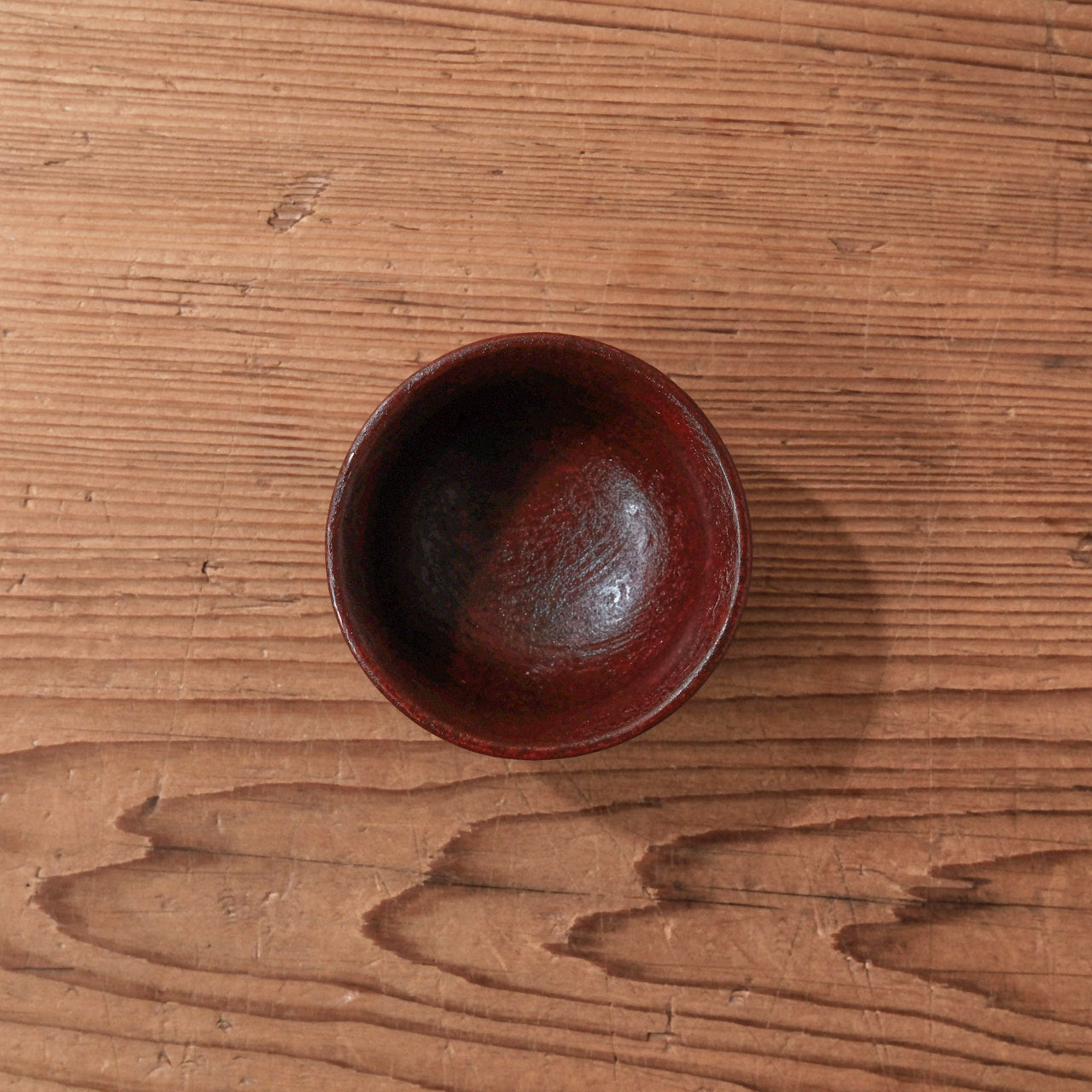 [ 出口 結莉 ] 陶胎漆器 ぐい呑み-朱05