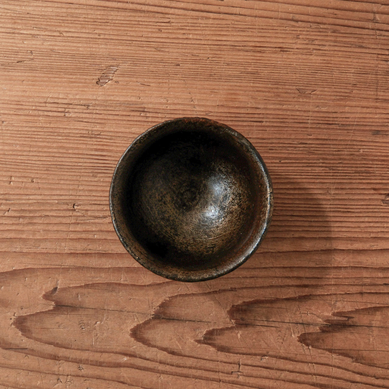 [ 出口 結莉 ] 陶胎漆器 ぐい呑み-黒02