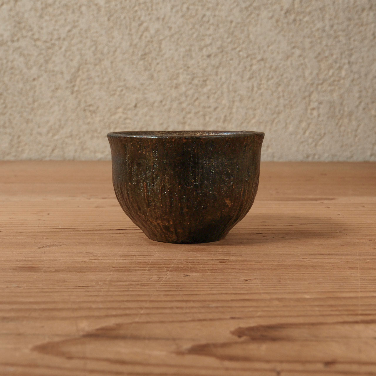 [ 出口 結莉 ] 陶胎漆器 ぐい呑み-黒02