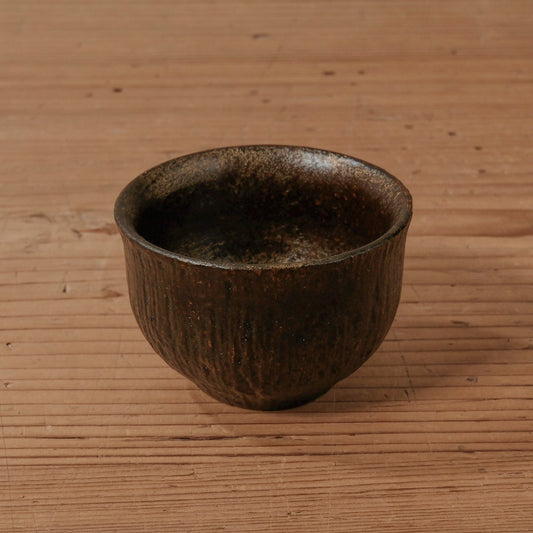 [ 出口 結莉 ] 陶胎漆器 ぐい呑み-黒02