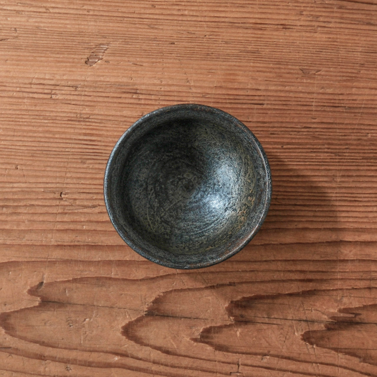 [ 出口 結莉 ] 陶胎漆器 ぐい呑み-青