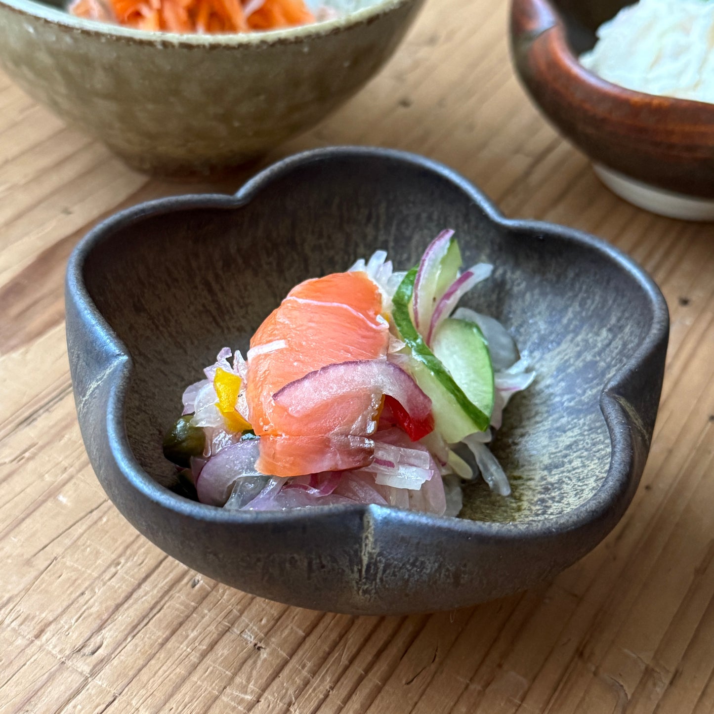 [ 北側 雄一 ] 輪花小鉢 窯変黒釉